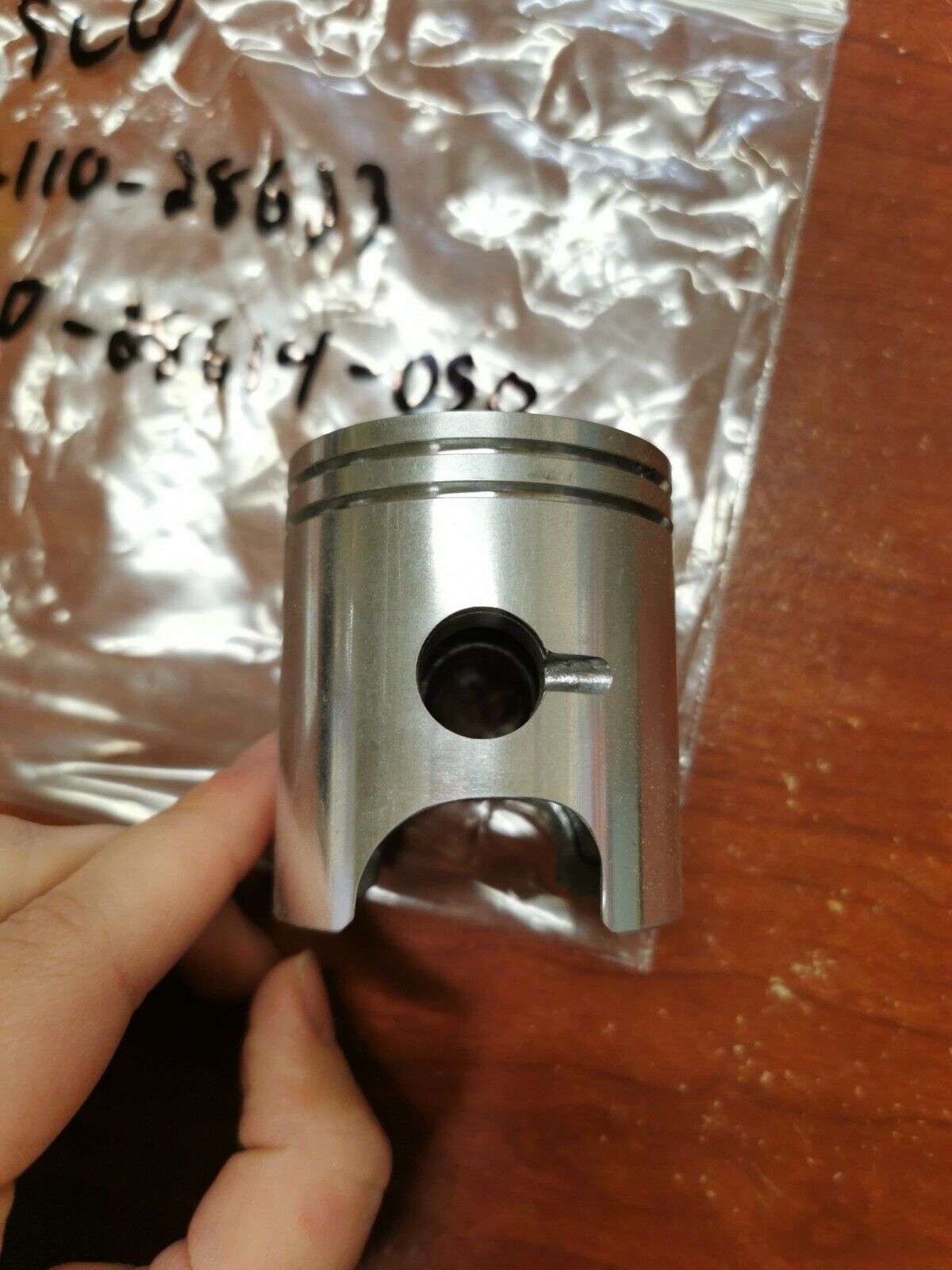 NOS Suzuki 1976 - 1978 RM100 PISTON 0.50 OVER 12110-28622 SUB. 12110-28623 S32