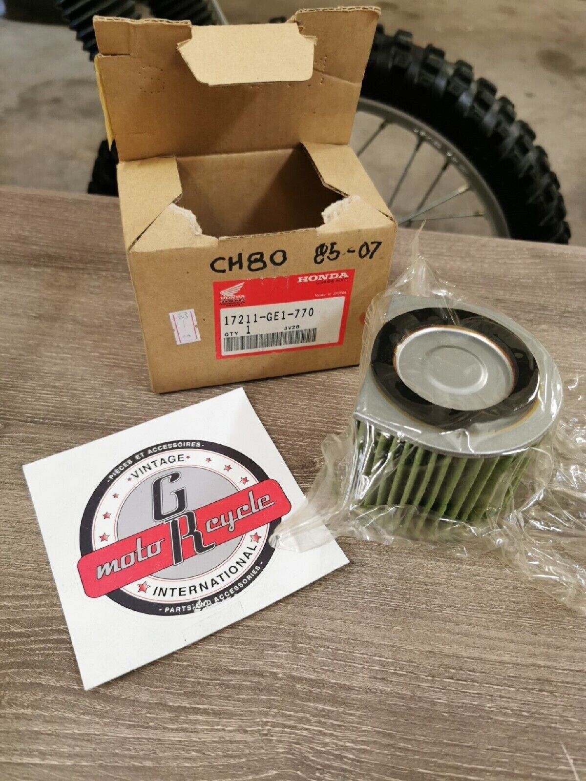 NOS HONDA CH80 1985 - 1987  ELEMENT  AIR FILTER 17211-GE1-770 H42