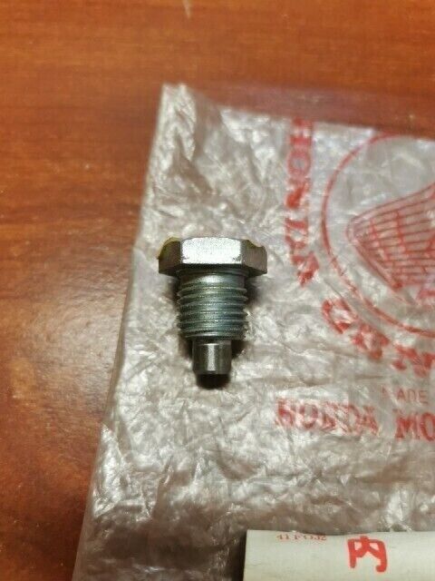 NOS Honda CB500 K0 - K2 P SHIFT DRUM GUIDE SCREW 24446-323-000 H86
