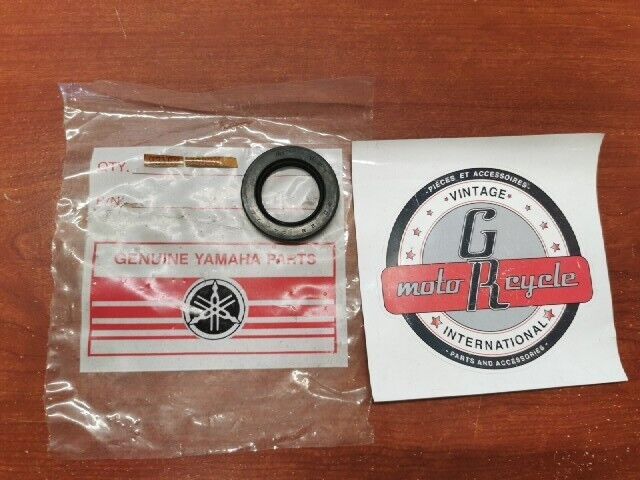 NOS Yamaha FZR1000 CS3 OIL SEAL (28X44X7) 93102-28021-00 SUB 93106-28043-00 Y136