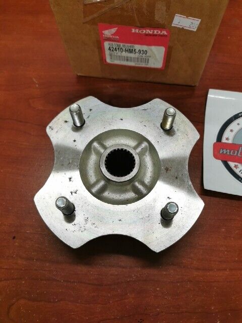 NOS Honda TRX300 TRX300FW REAR WHEEL HUB 42410-HM5-930 H104