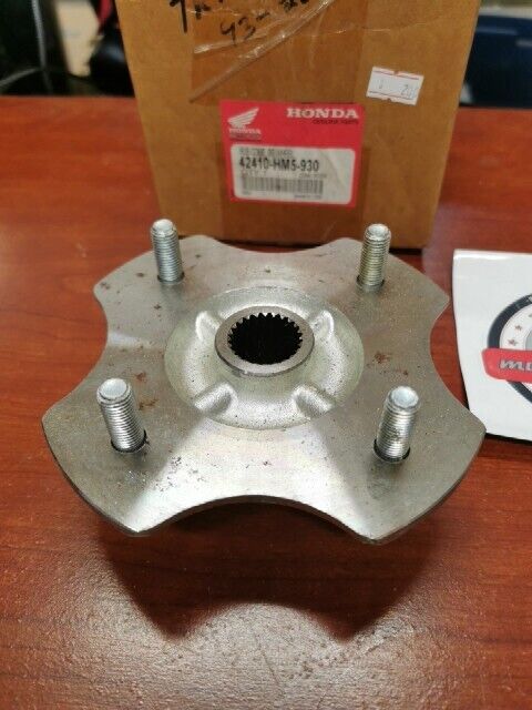 NOS Honda TRX300 TRX300FW REAR WHEEL HUB 42410-HM5-930 H104