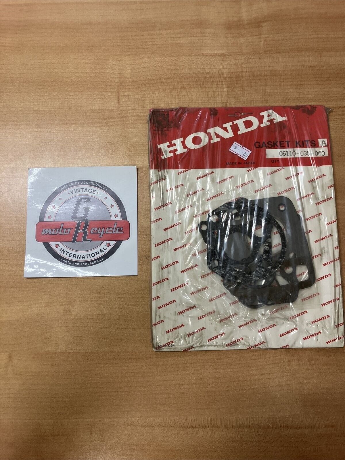 NOS HONDA Z50  1979 - 1981  GASKET KIT A 06110-035-060   H17