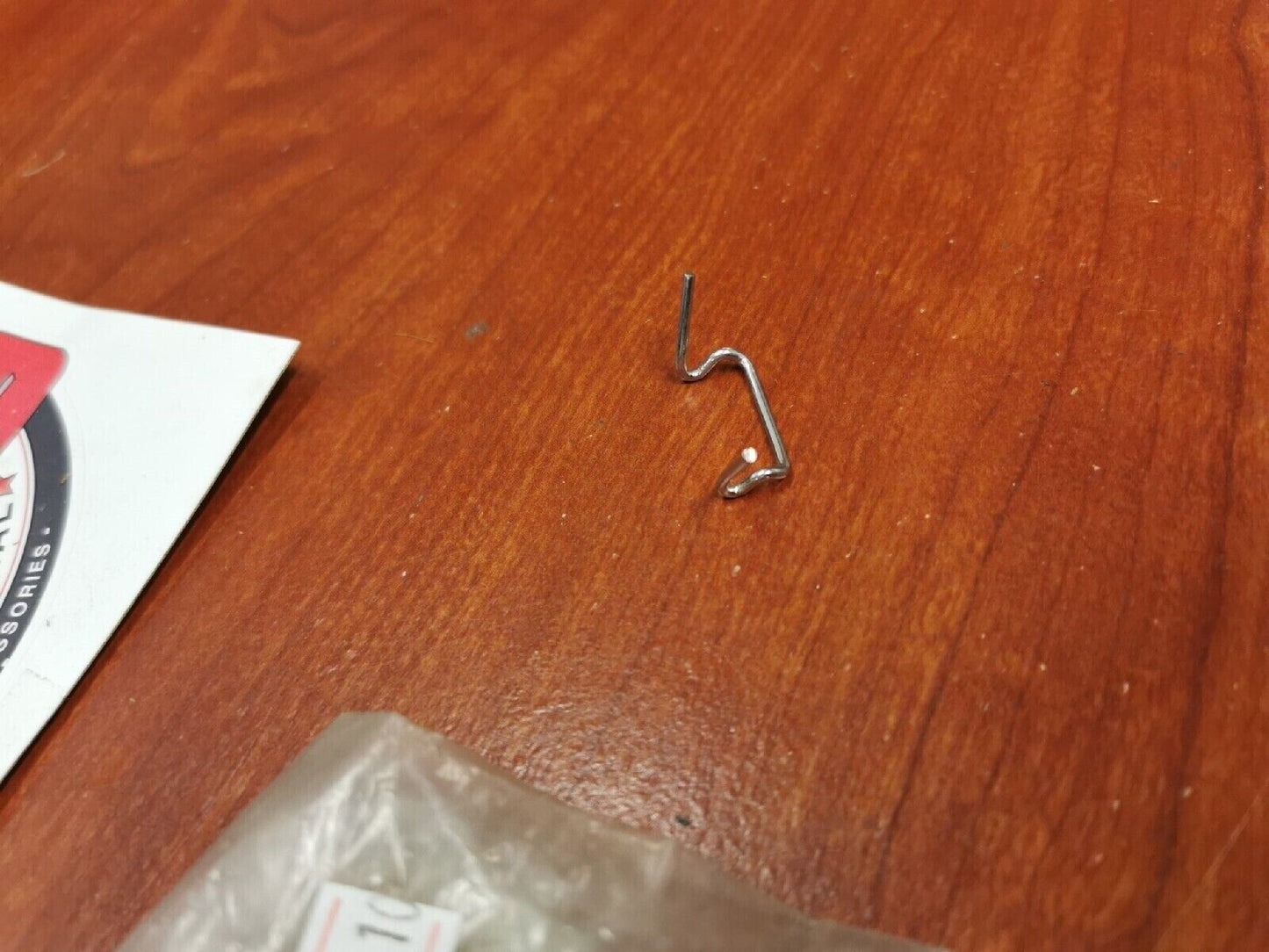 NOS Yamaha REFLECTOR SPRING 5G2-84324-A0-00 SUB. 55X-84124-00-00 Y68