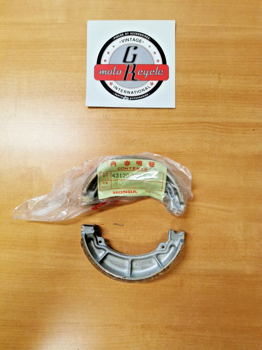 NOS HONDA CD125  CD175  1971 - 1978   REAR BRAKE SHOES   43120-303-305 H23