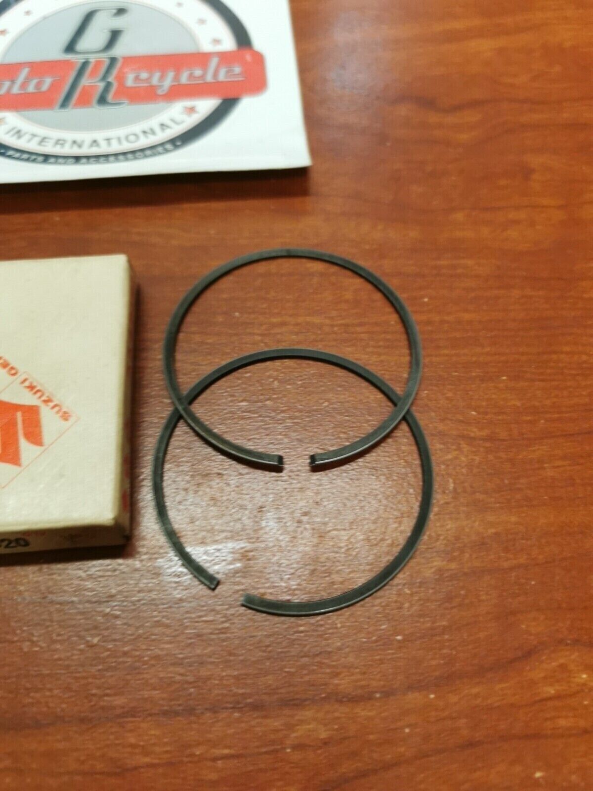 NOS Suzuki RM125 PISTON RING SET 12140-41320 S17