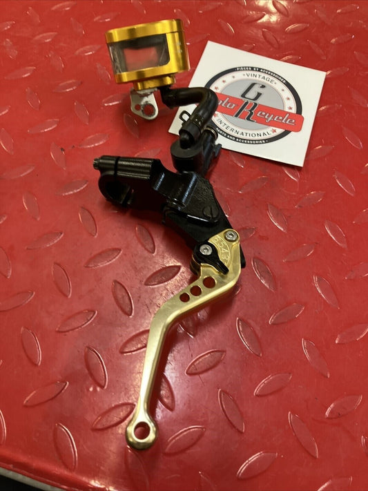 Suzuki GSXR1000 2003 right handle front brake master cylinder 2004 sv650