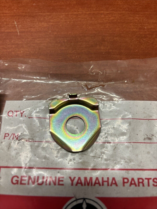 NOS Yamaha EXHAUST PIPE GASKET 838-17646-01-00 SUB 90215-12084-00 Y177