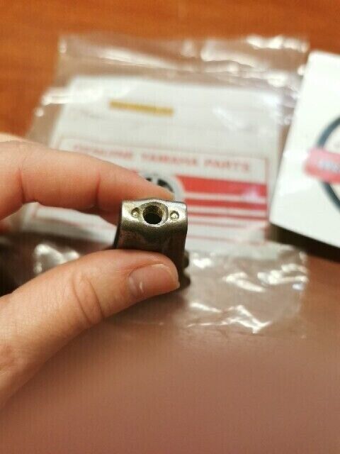 NOS Yamaha RT100 DT100 HS1 CHAIN PULLER 241-25389-00-00 SUB 241-25389-10-00 Y131