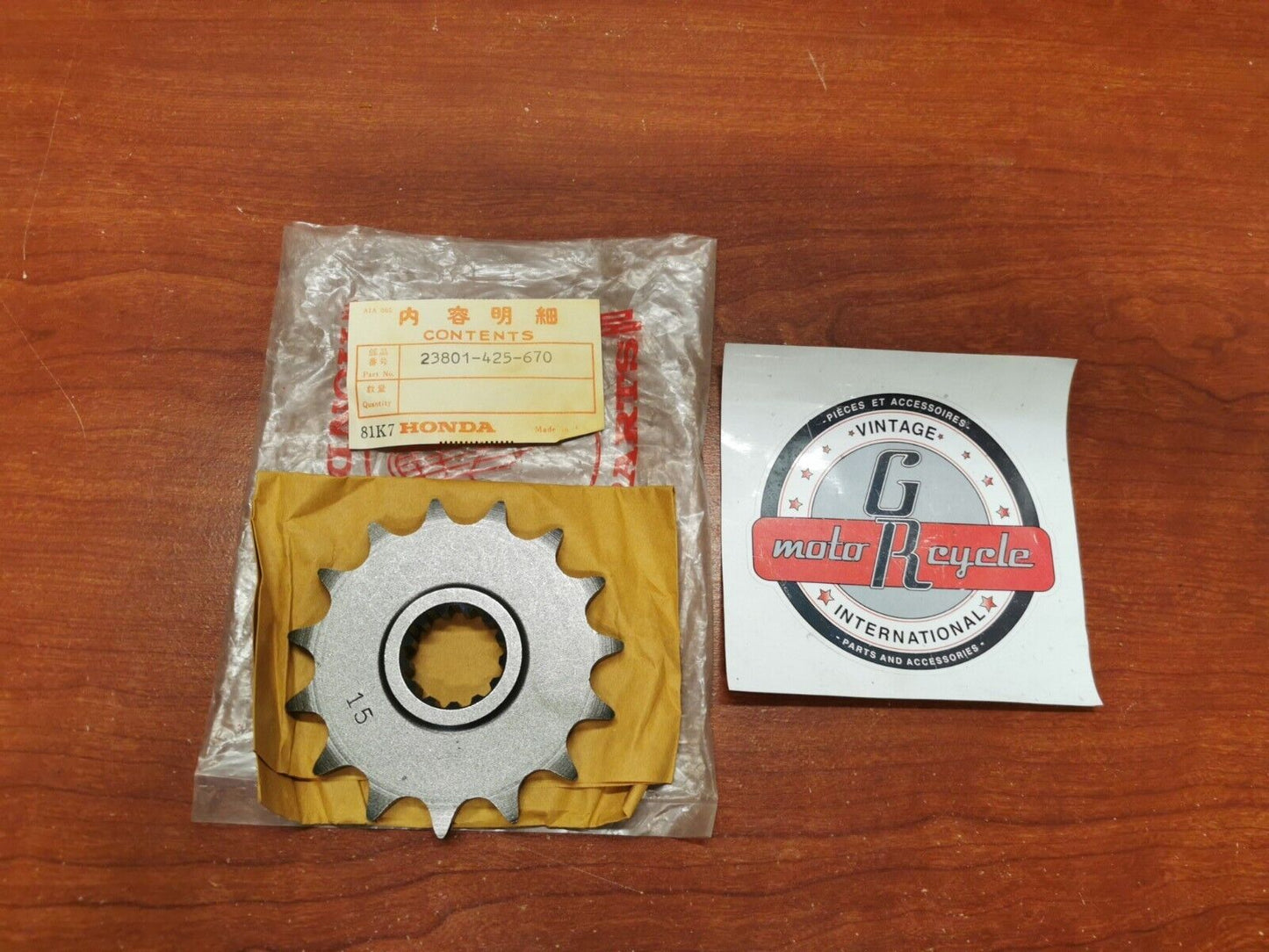 NOS Honda 1979 CB750K,L,F DRIVE SPROCKET (15T) 23801-425-670 H64