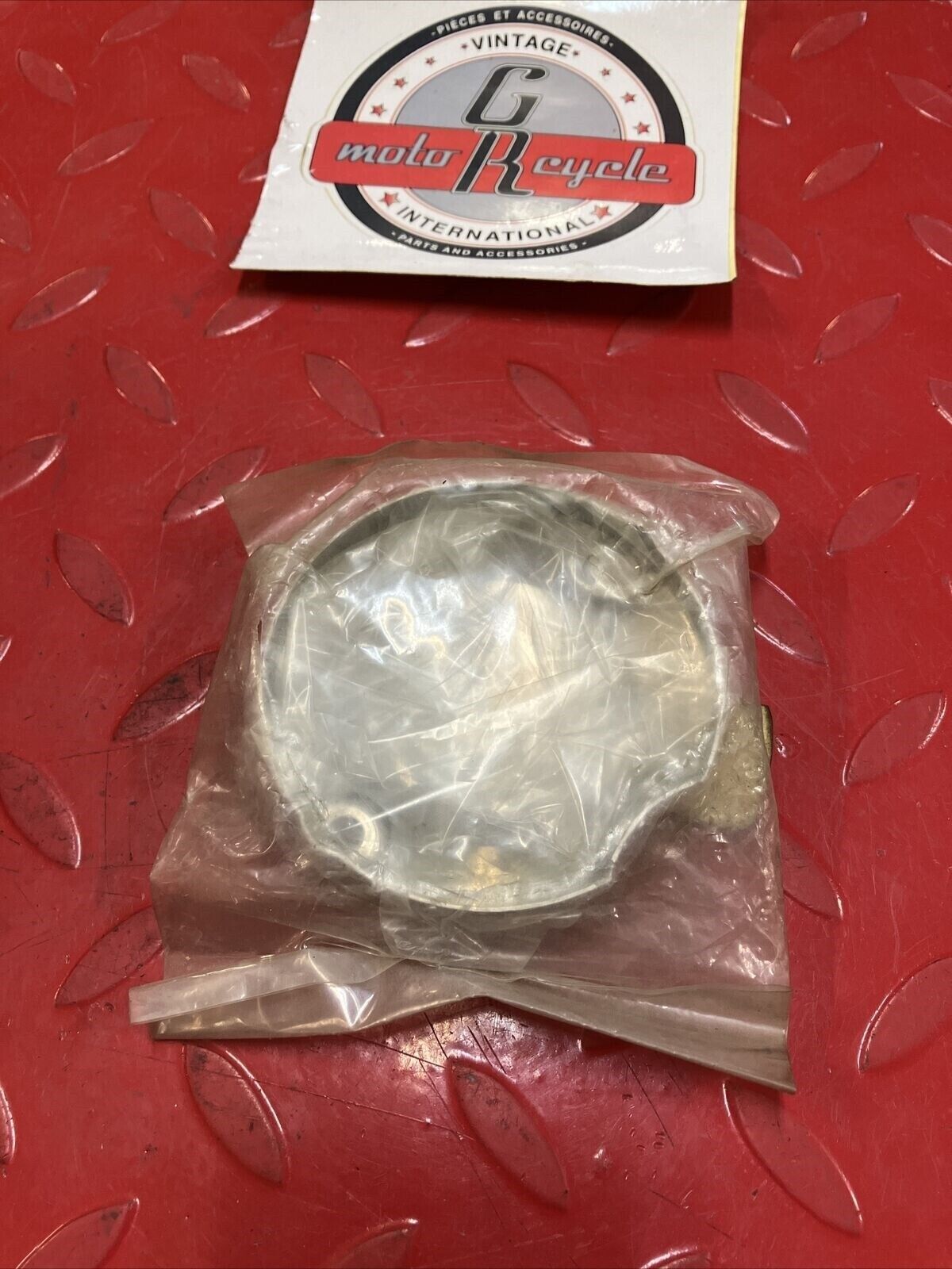 NOS Yamaha XS650 TX650 COVER BREAKER 2 256-11158-01-00 Y35