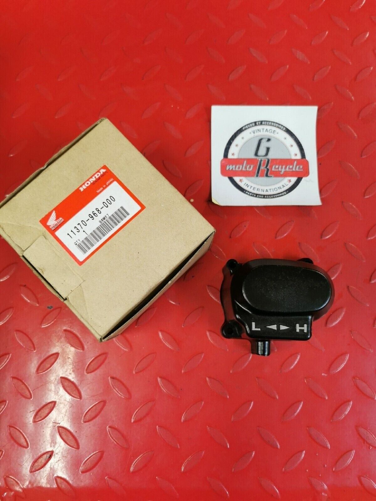 NOS HONDA ATC125 1984 1985  COVER SUB TRANSMISSION  11370-968-000 H41