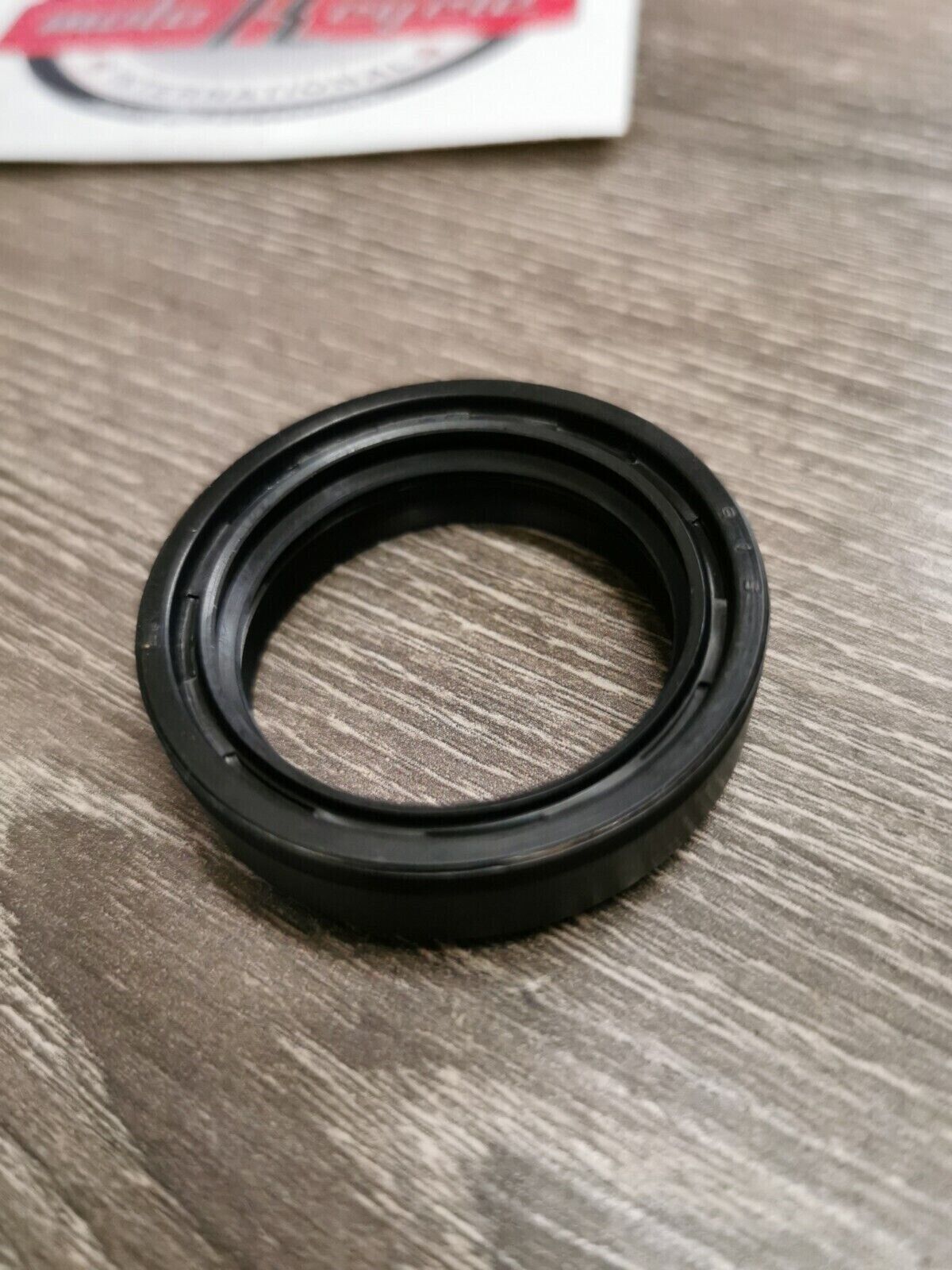 NOS HONDA CR250R  OIL SEAL 37X48X12.5  91255-467-671  H55