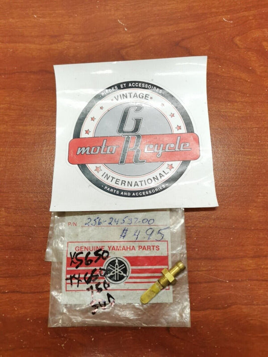 NOS Yamaha TX750 TX650 TX500 XS1 XS2 XS500 XS650 NIPPLE 256-24537-00-00 Y96