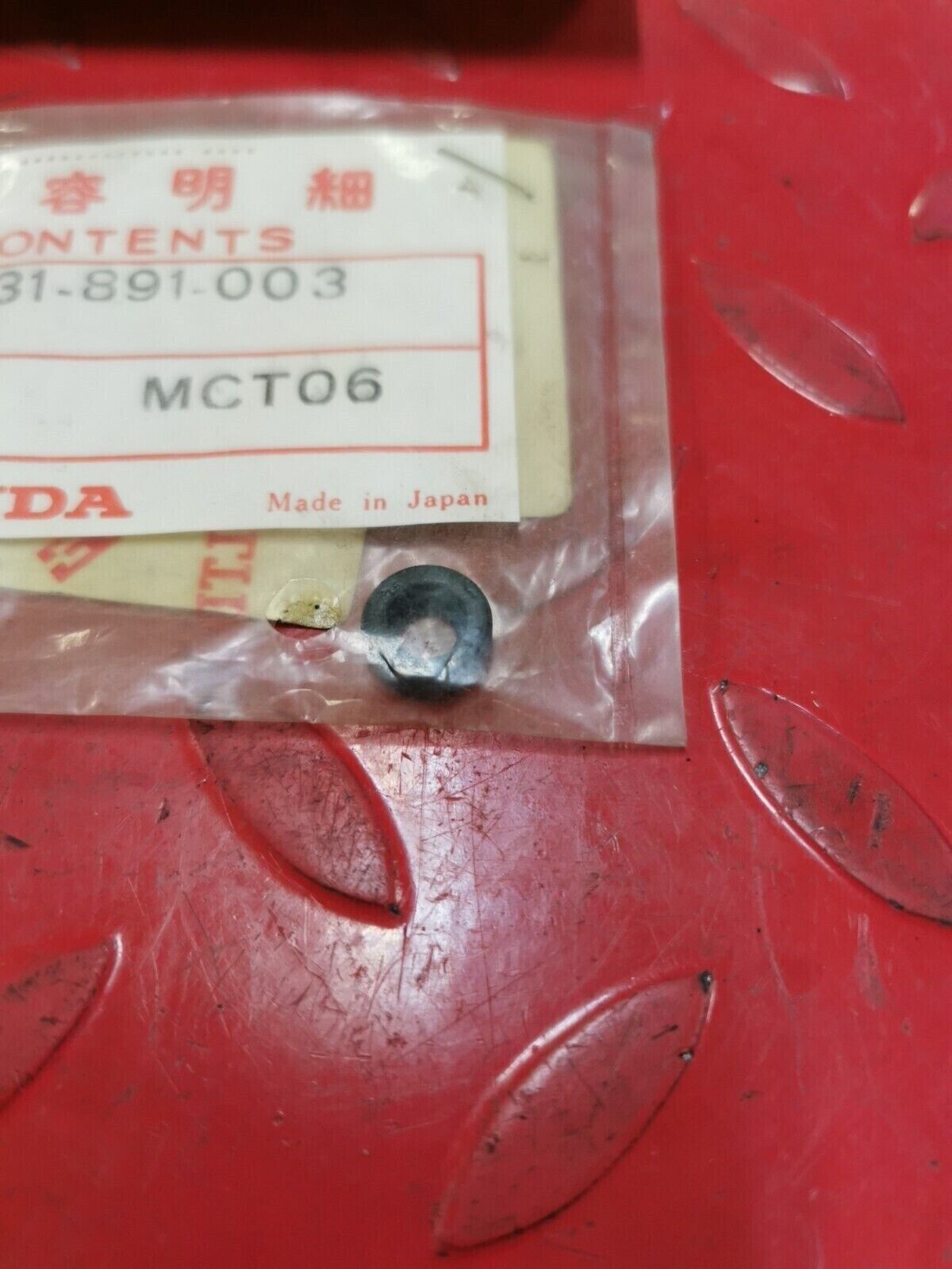 NOS Honda TRX400 TRX300 XR650 TRX700 TRX250 OIL SEAL 6X11X4 91231-891-003 H27