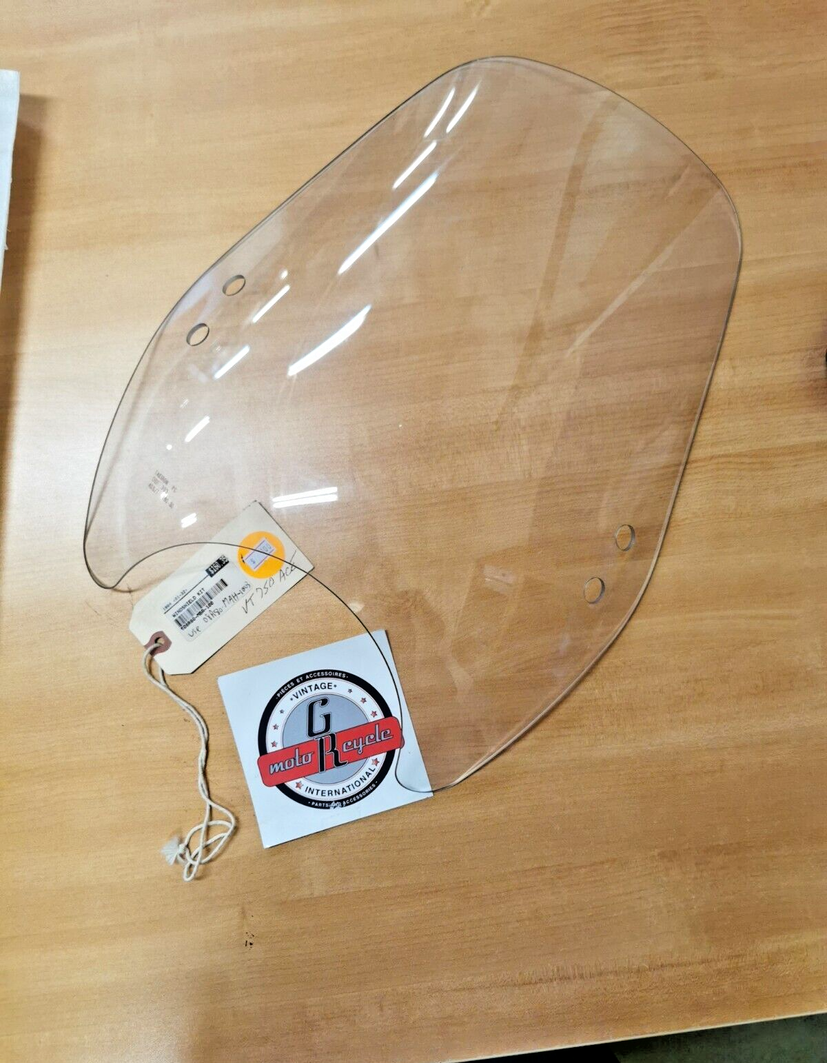 NOS HONDA   VT750 1998 - 2001  WINDSHIELD KIT  108R80-MBA-100