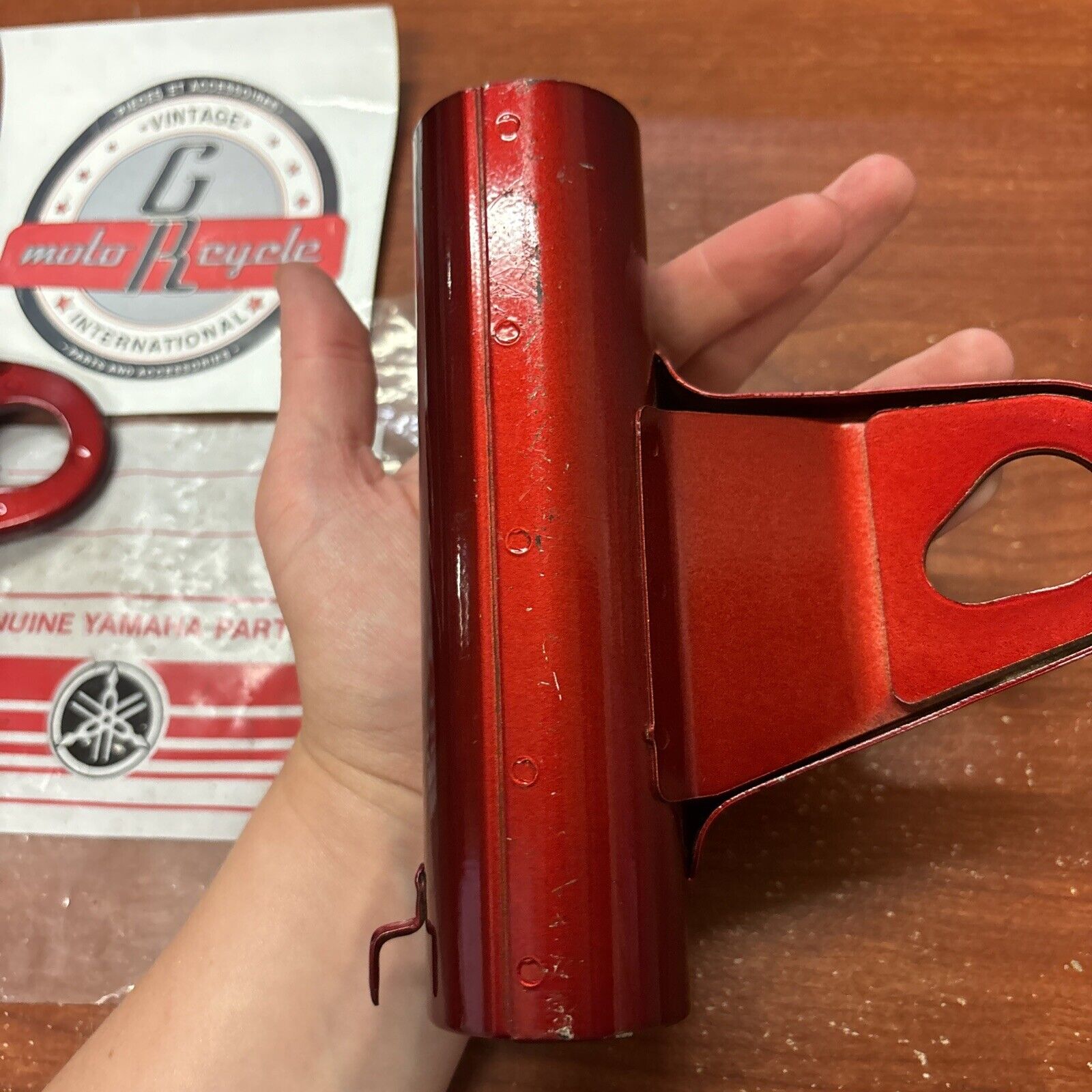 NOS Yamaha UPPER COVER KIT BRILLIANT RED 256-23121-61-63 256-23131-61-63 Y174