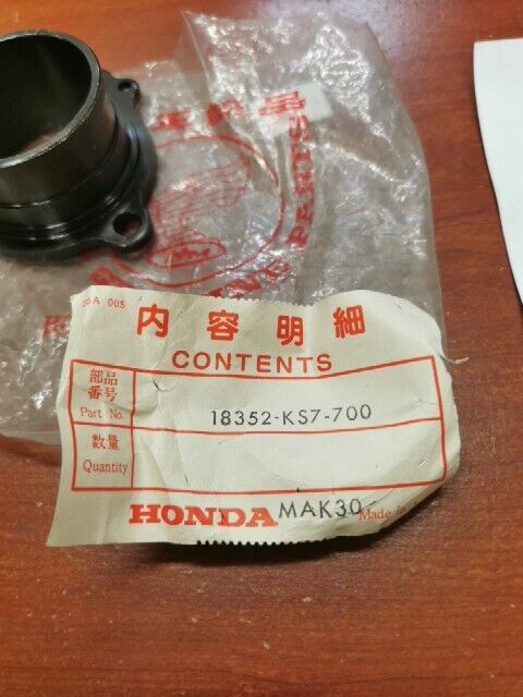 NOS Honda 1986 - 1987 CR250R EXHAUST PIPE JOINT 18352-KS7-700 H80