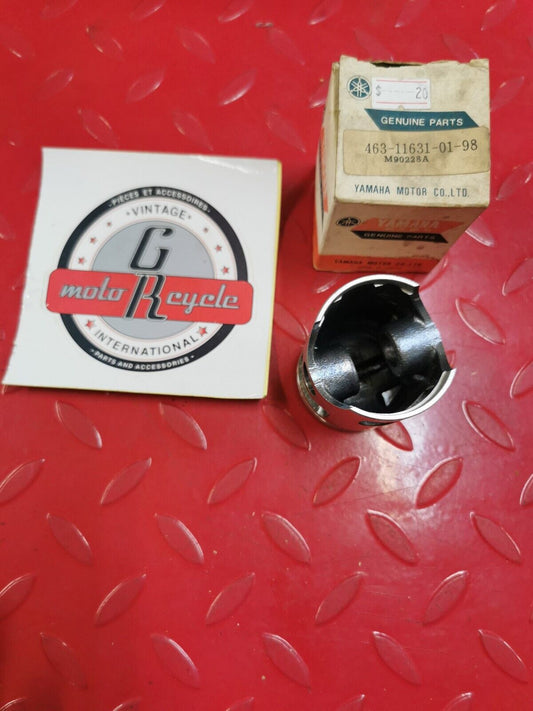 NOS YAMAHA RS100 1975 1976 PISTON STD 463-11631-01-98 Y33