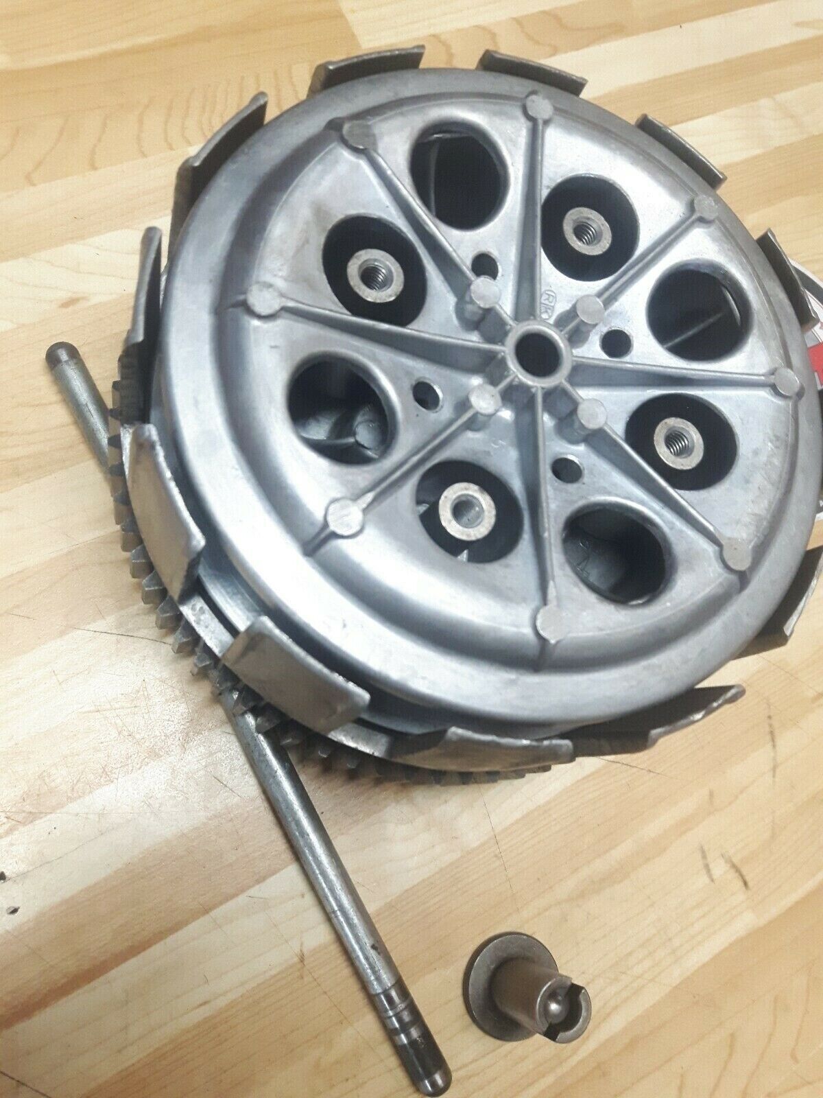 Honda XL250 1974 clutch basker outer center hub pressure plate 22100-356-000