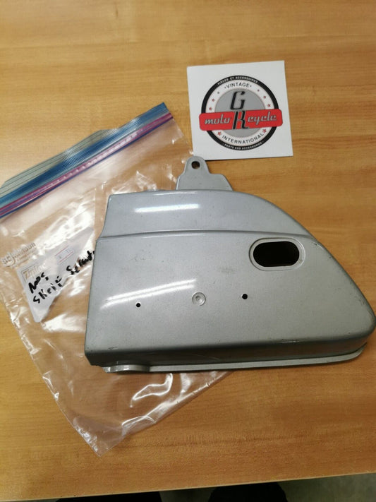 NOS SUZUKI  GT380 GT550 COVER  FRAME RH  47111-34100-737 S4