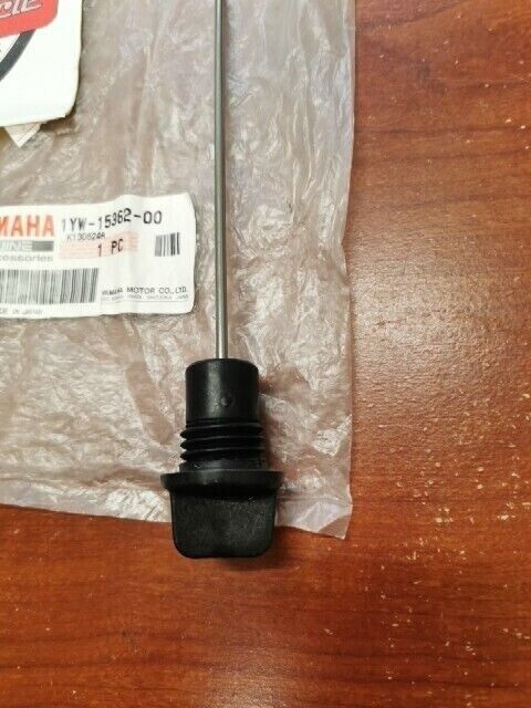 NOS Yamaha YFM350 YFM400F OIL LEVEL PLUG 1YW-15362-00-00 Y105