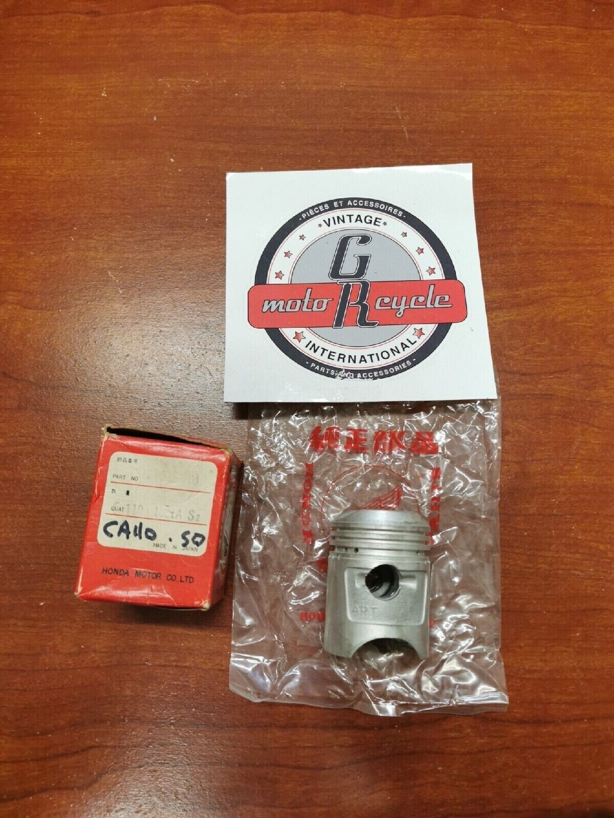 NOS Honda CA110 PISTON (OS 0.50) 13103-011-010 H34