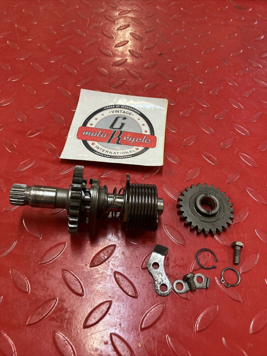 Suzuki RM125 1982 kickstarter kick starter spindle gear shaft spring 2