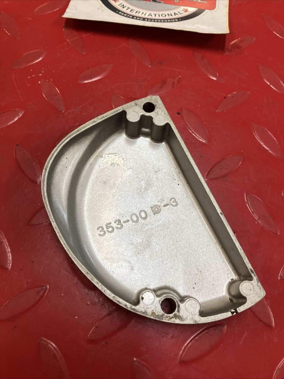 Yamaha DT80 1982 right crankcase oil pump cover GT80
