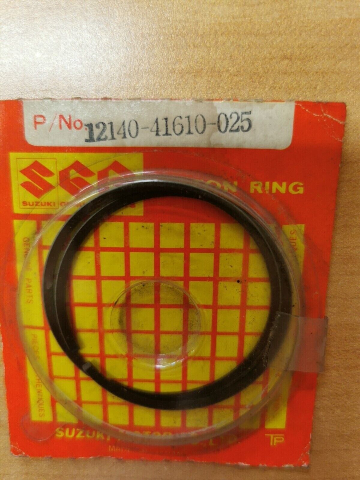 NOS SUZUKI  RM100 1977 - 1981  RING SET PISTON  12140-41610-025  S8