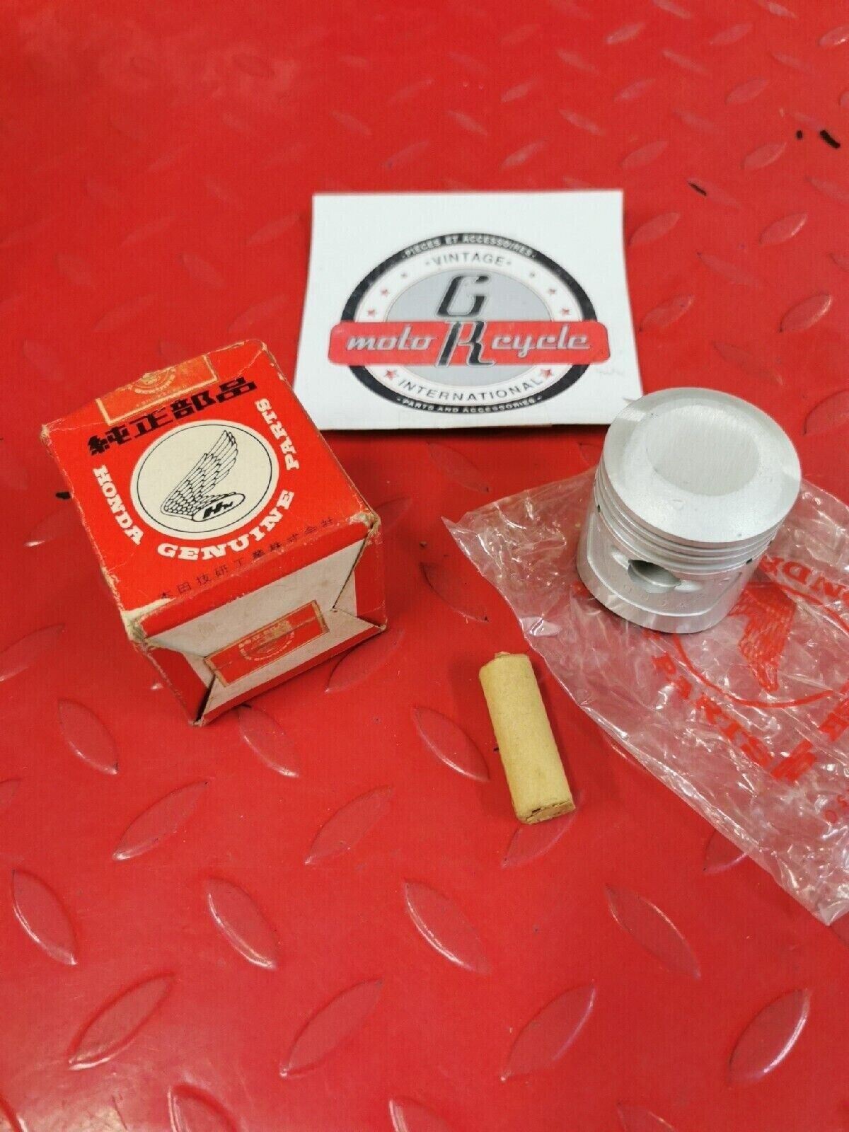 NOS HONDA CA200 CT200 90CC 1964 PISTON 0.25 13102-030-000 H40