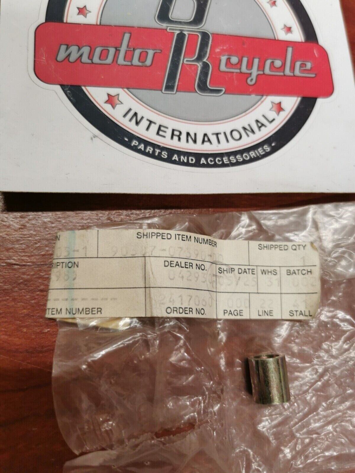 NEW YAMAHA XVZ13 XVZ1300 COLLAR 90387-07390-00 SUB. 90387-07020-00 Y72