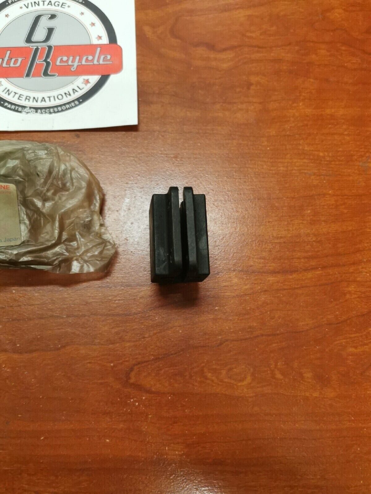 NOS Yamaha SNOWMOBILE DAMPER 1 89A-47456-00-00 Y68