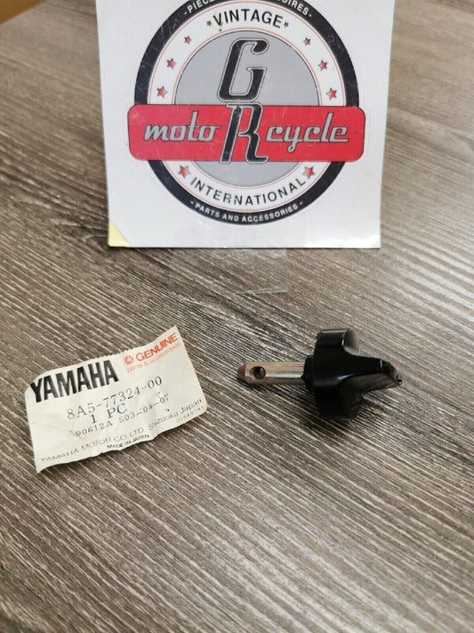 NOS YAMAHA  EX440 1976 - 1981  KNOB  8A5-77324-00 Y57