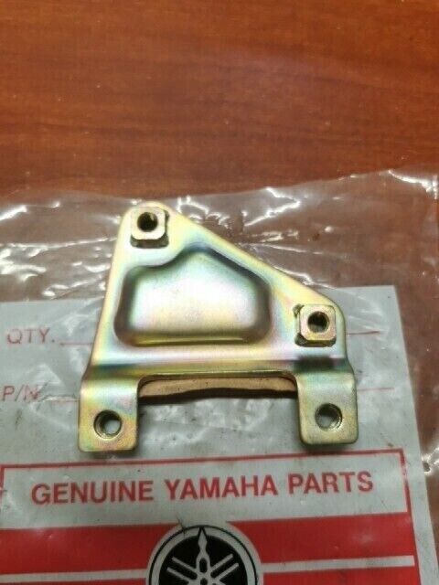 NOS Yamaha IGNITION COIL BRACKET 336-82316-01-00 SUB 336-82316-00-00 Y166