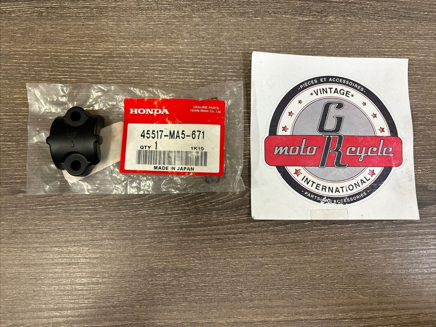NOS Honda CB1100 CB125T CB250 CB350 MASTER CYLINDER HOLDER 45517-MA5-671 H121