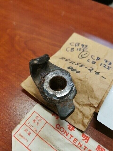 NOS Honda CA160 CB93 CB125 CB160 KICK STARTER SPINDLE BUSHING 28258-216-000 H86