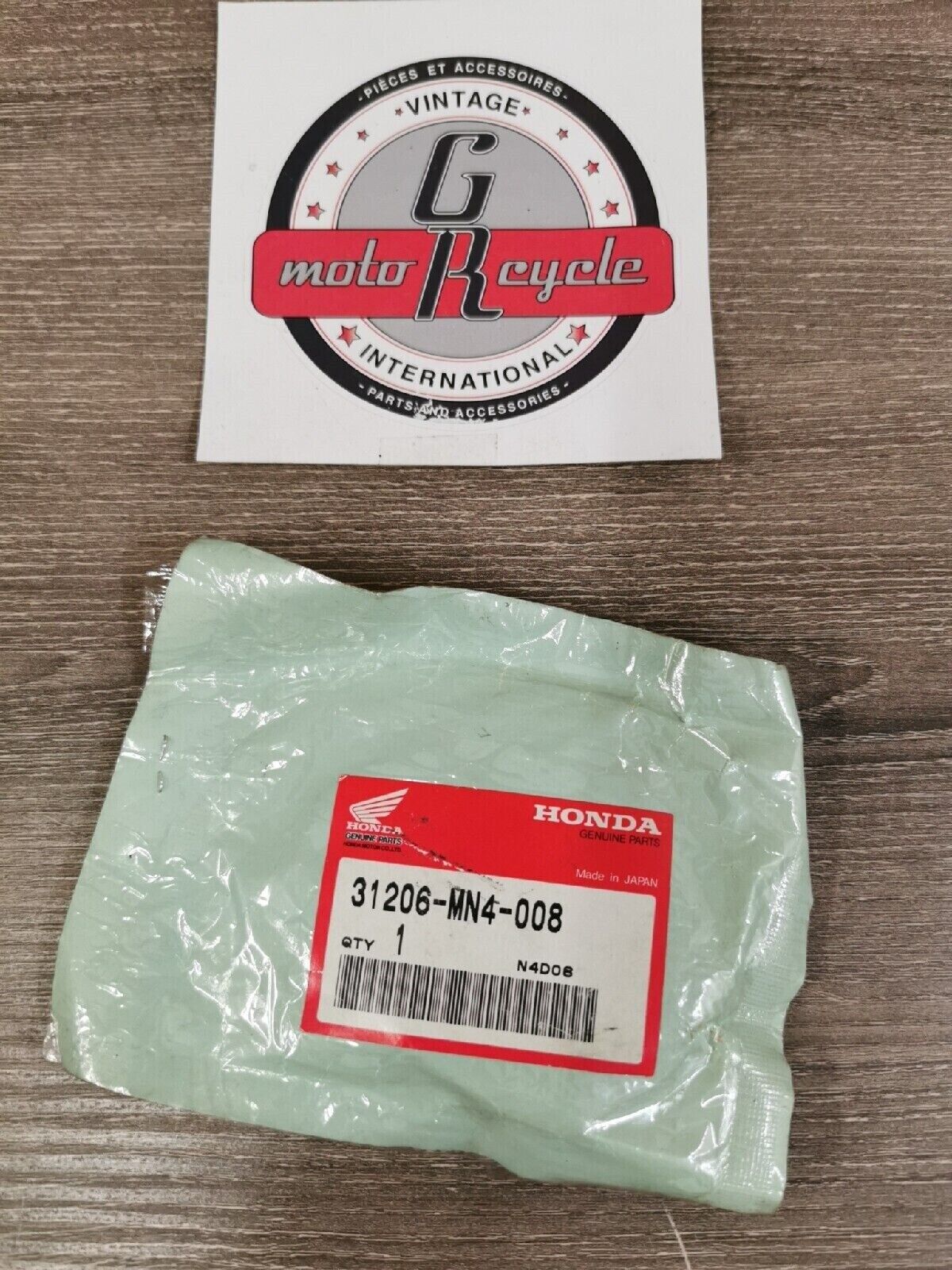 NOS HONDA TRX250TE TRX400FW TRX350TE CB250 BRUSH HOLDER SET 31206-MN4-008 H46