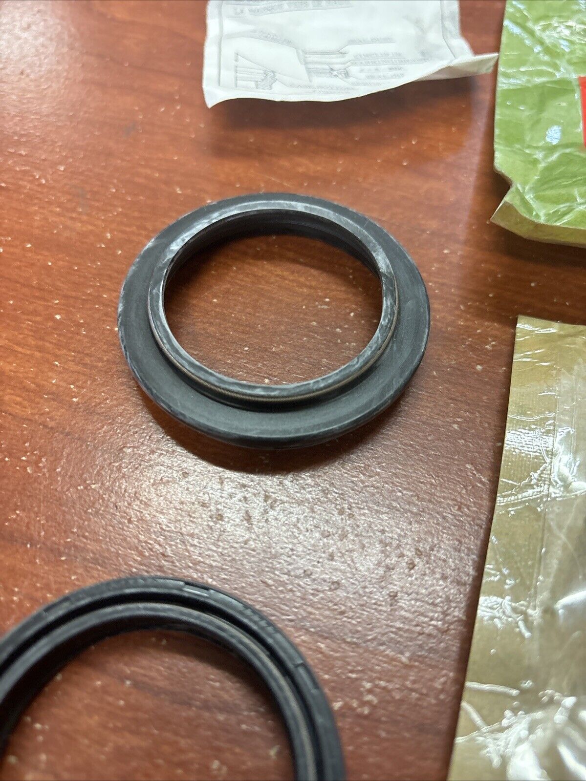 NOS Honda CR125R CR250R CR500R CRM250R FRONT FORK SEAL SET 51490-KZ3-821 H142