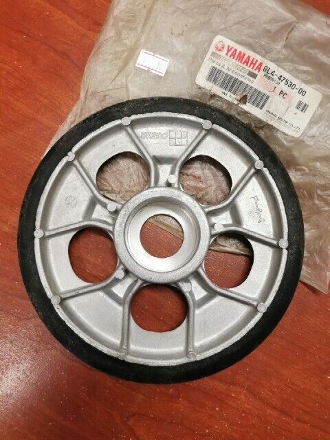 NOS Yamaha BR250 EC340 ET250 ET300 ET340 GUIDE WHEEL 8L4-47530-00-00 Y110
