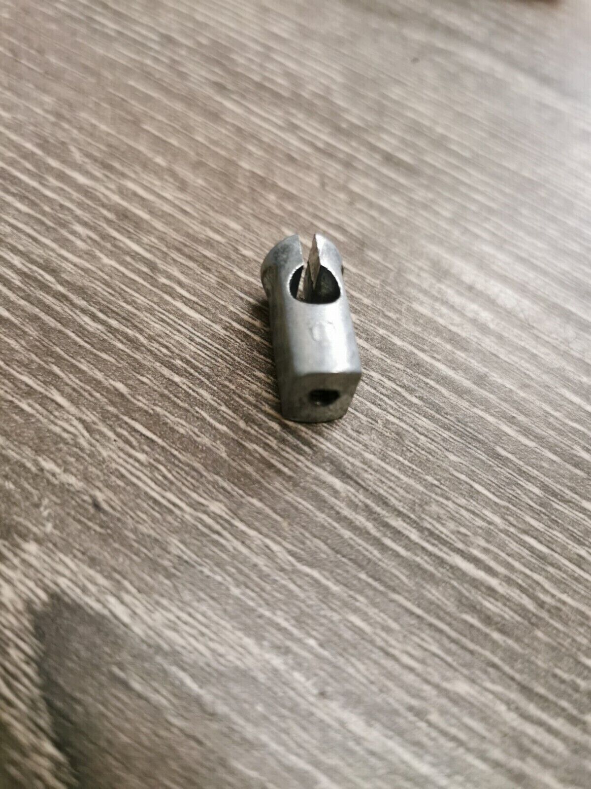 NOS HONDA  CT70 THROTTLE CABLE HOLDER 53162-098-010  H54