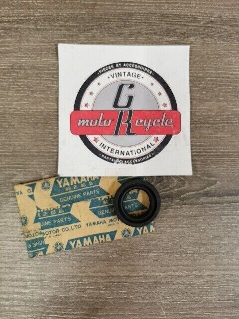 NOS YAMAHA OIL SEAL 93103-25056-00 SUB 93103-25109-00 Y150