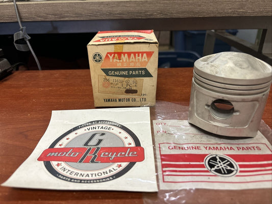 NOS Yamaha TX650 XS1 XS2 PISTON STD 0.96 256-11631-02-96 SUB 256-11631-01-9 Y176