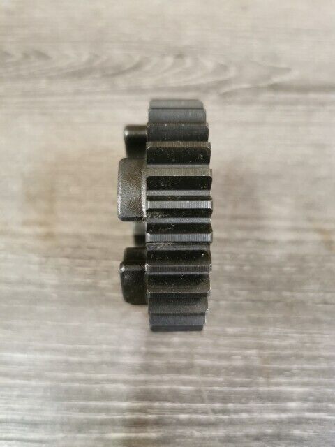 NOS HONDA CB500 CB500K0 1971 1972  MAIN GEAR SHAFT TOP 23481-323-000 H76