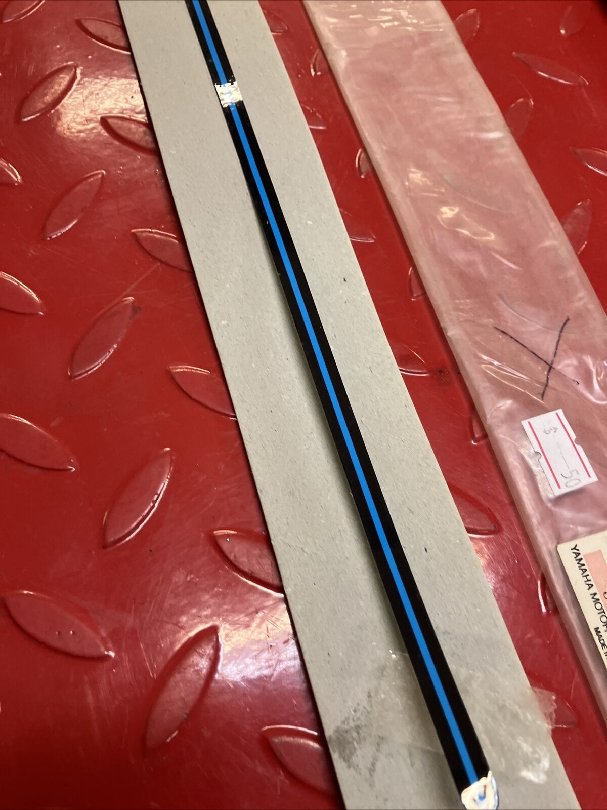 NOS Yamaha ET300 1984 DECAL STRIPE 2 | 2 8W6-77282-00-00 Y36