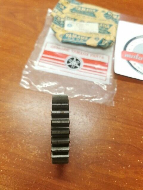 NOS Yamaha XS650 3RD WHEEL GEAR 256-17231-04-00 Y153