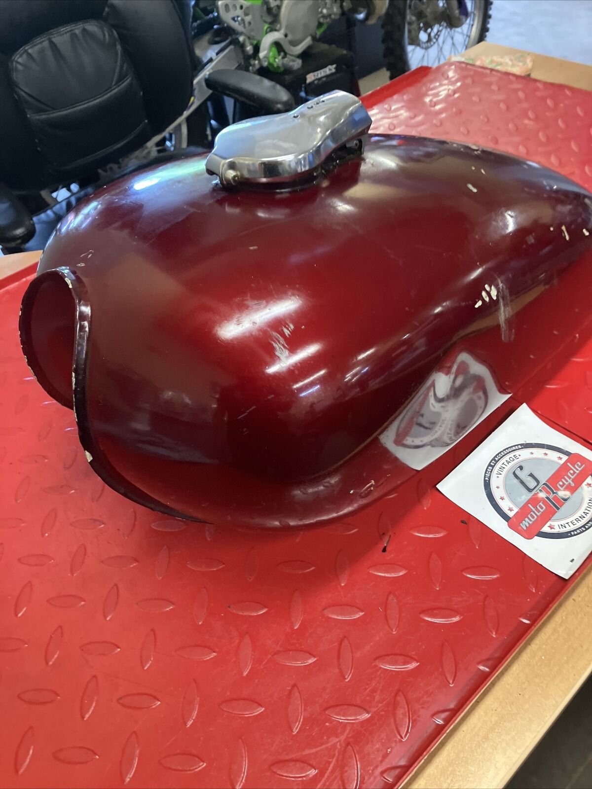 Yamaha XS650 1976 Fuel tank gas petrol reservoir