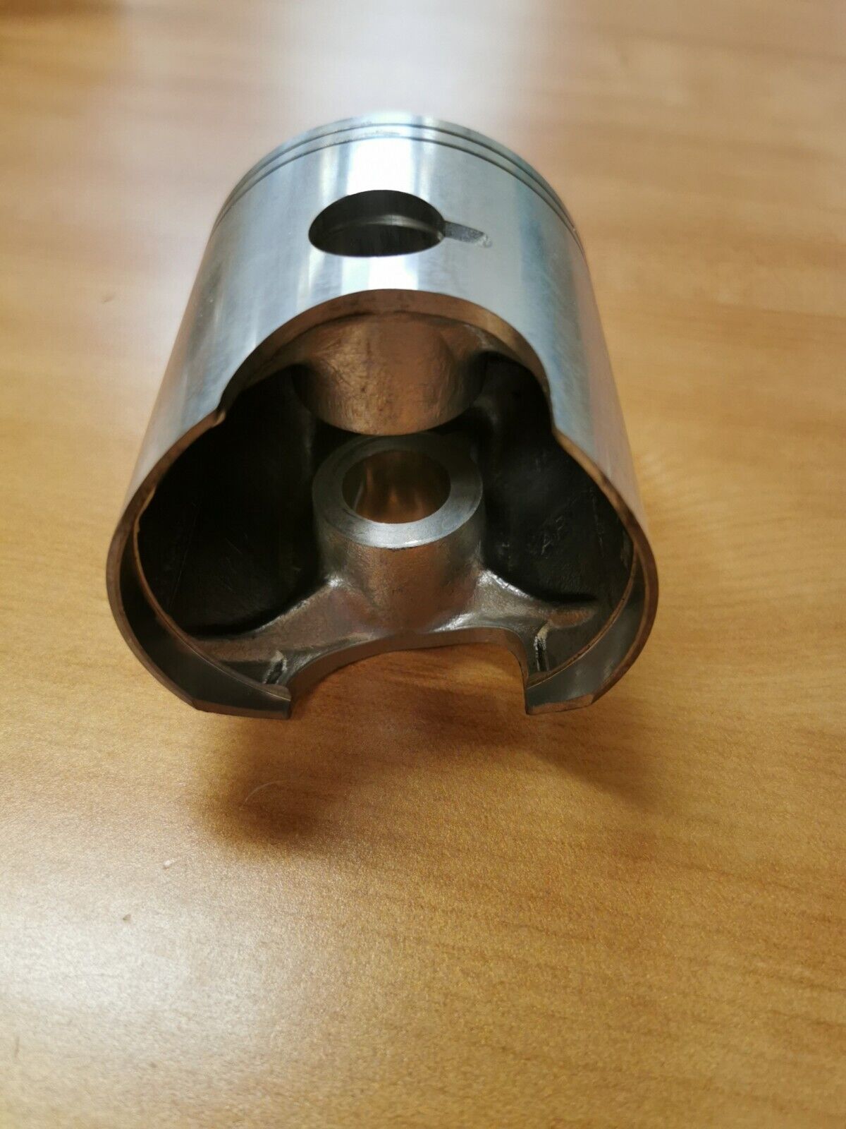 NOS SUZUKI RM250 1976 PISTON 12110-41101 Superseded by 12110-41102 S7