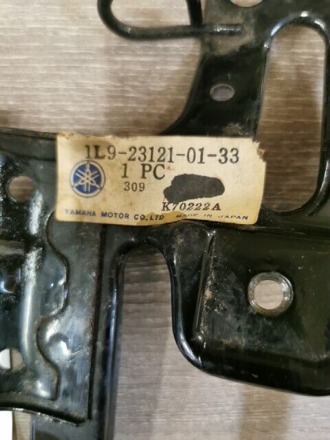 NOS YAMAHA XS400D XS360 1977 XS400 1978 COVER UPPER 1 1L9-23121-01-33 Y160