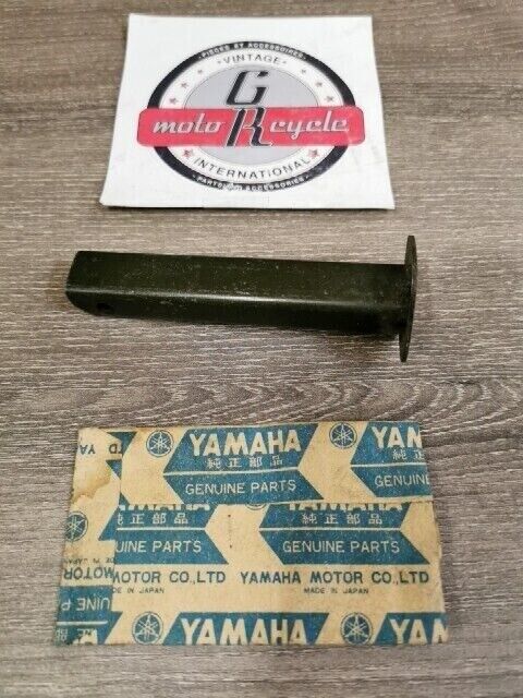 NOS YAMAHA SR250 SR500 TX650 XJ550R XJ600 FOOTREST REAR 447-27441-00-00 Y191